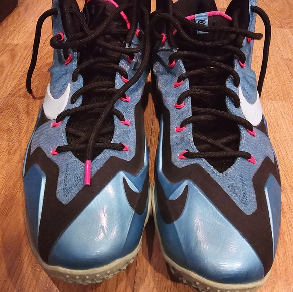 Mens Nike LeBron - Picture 2 of 5